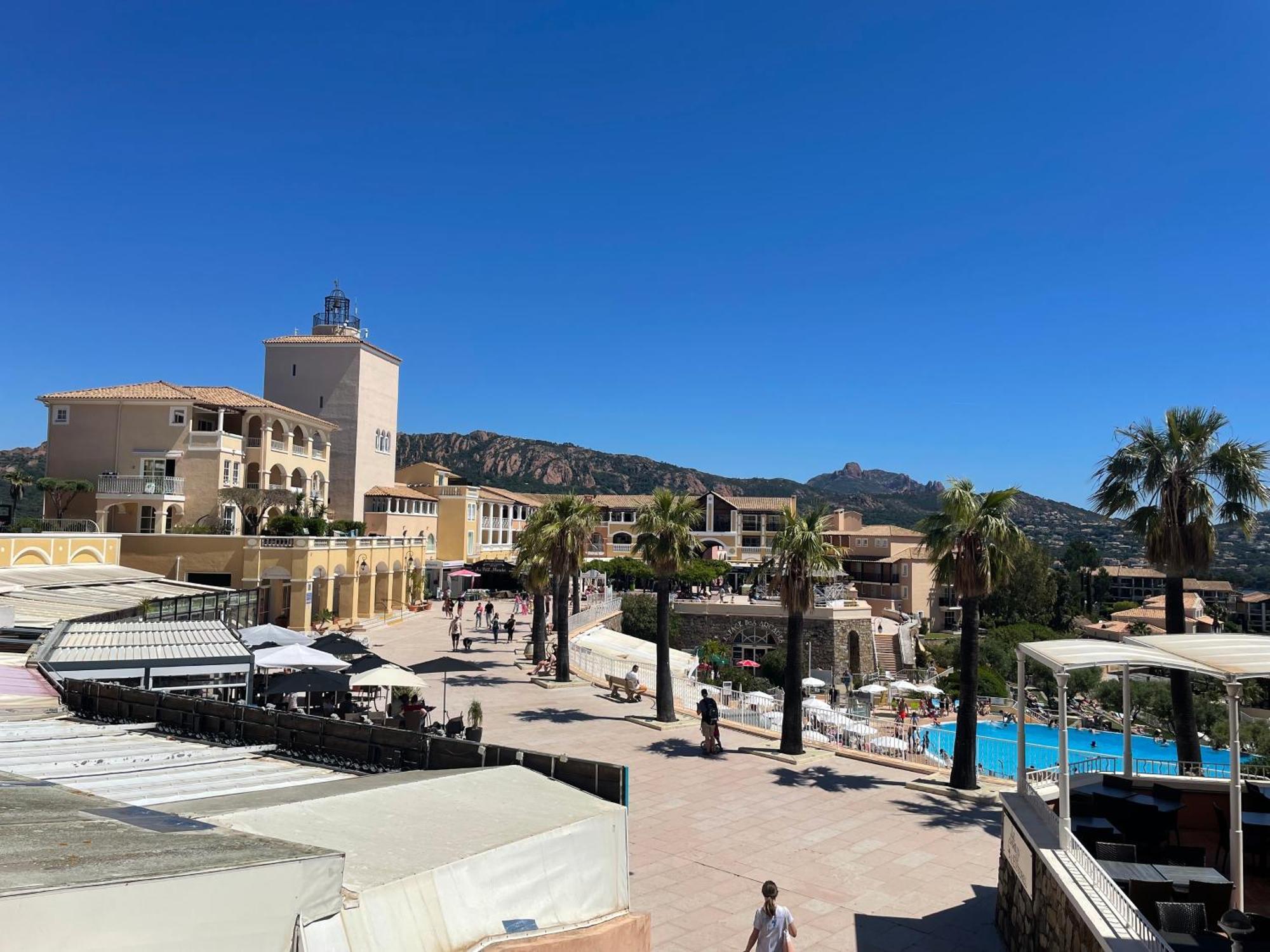 Village Cap Esterel, Piscine, Plage Saint-Raphaël Exteriör bild