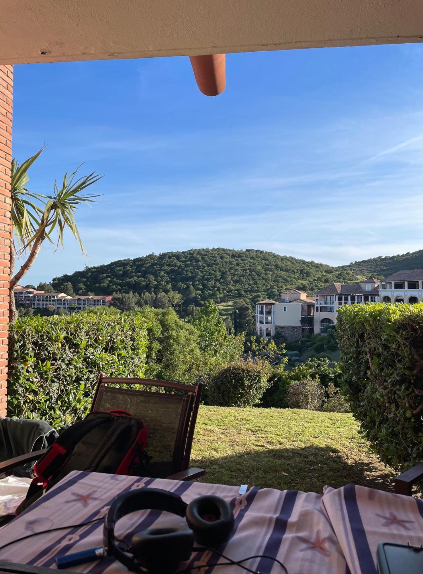 Village Cap Esterel, Piscine, Plage Saint-Raphaël Exteriör bild