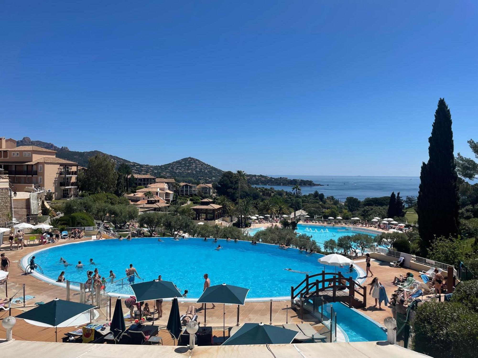 Village Cap Esterel, Piscine, Plage Saint-Raphaël Exteriör bild