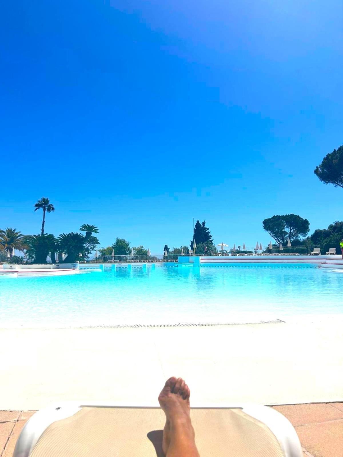 Village Cap Esterel, Piscine, Plage Saint-Raphaël Exteriör bild