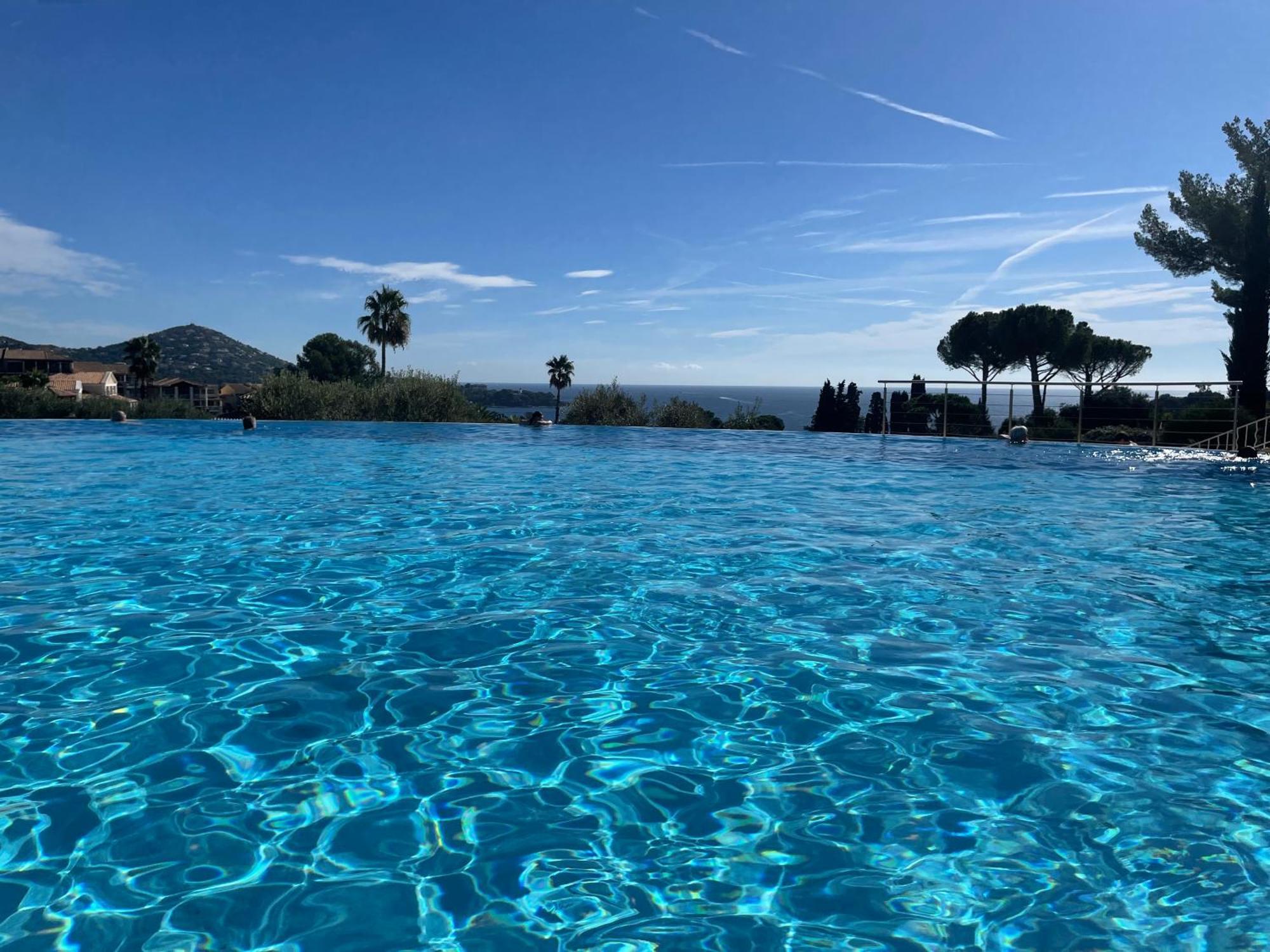 Village Cap Esterel, Piscine, Plage Saint-Raphaël Exteriör bild