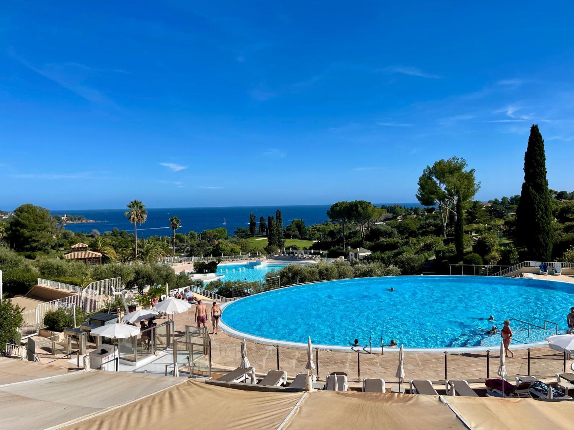 Village Cap Esterel, Piscine, Plage Saint-Raphaël Exteriör bild